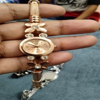 Ladies Chin Watch for modern and fashionable girls