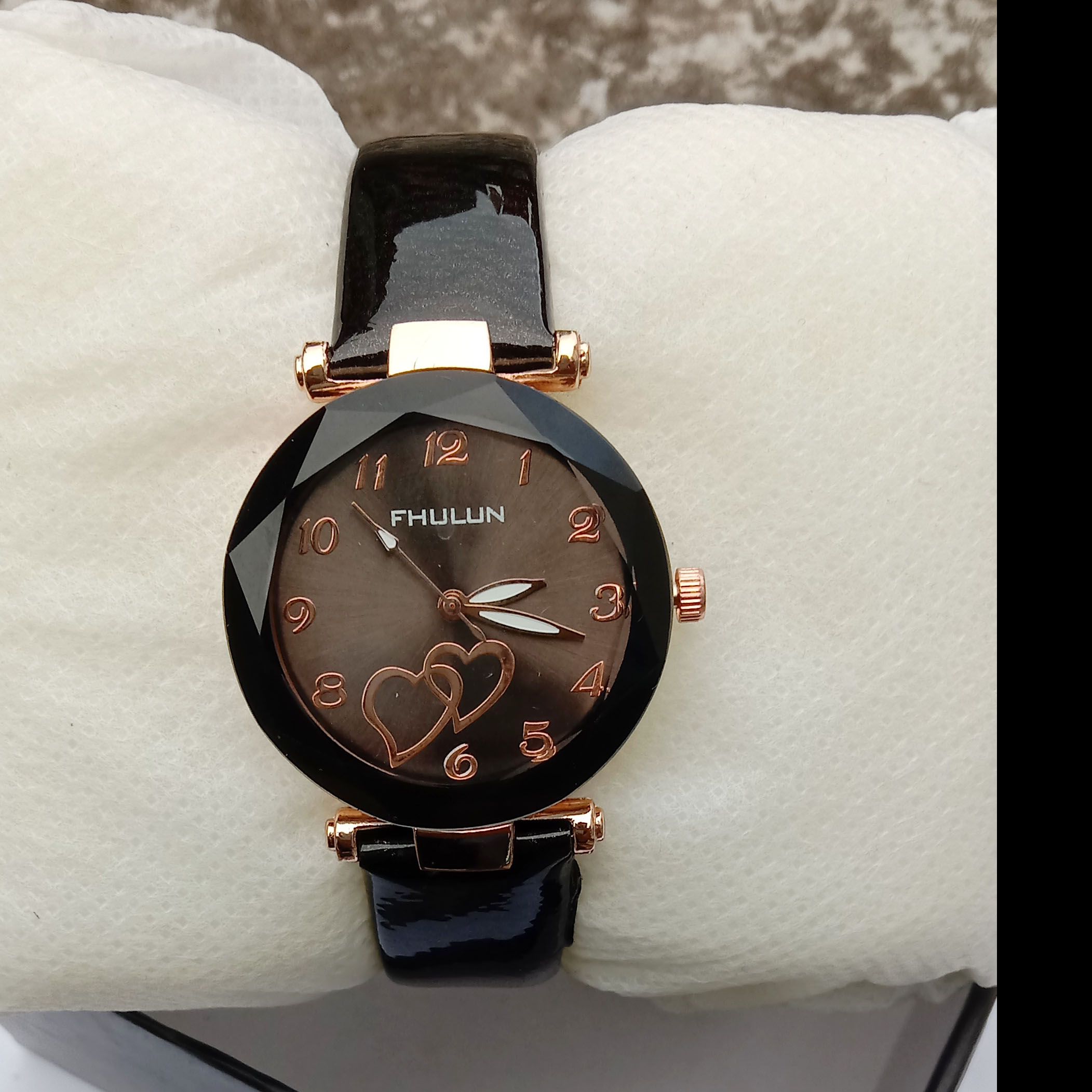 Love Women New Fashionable Watch