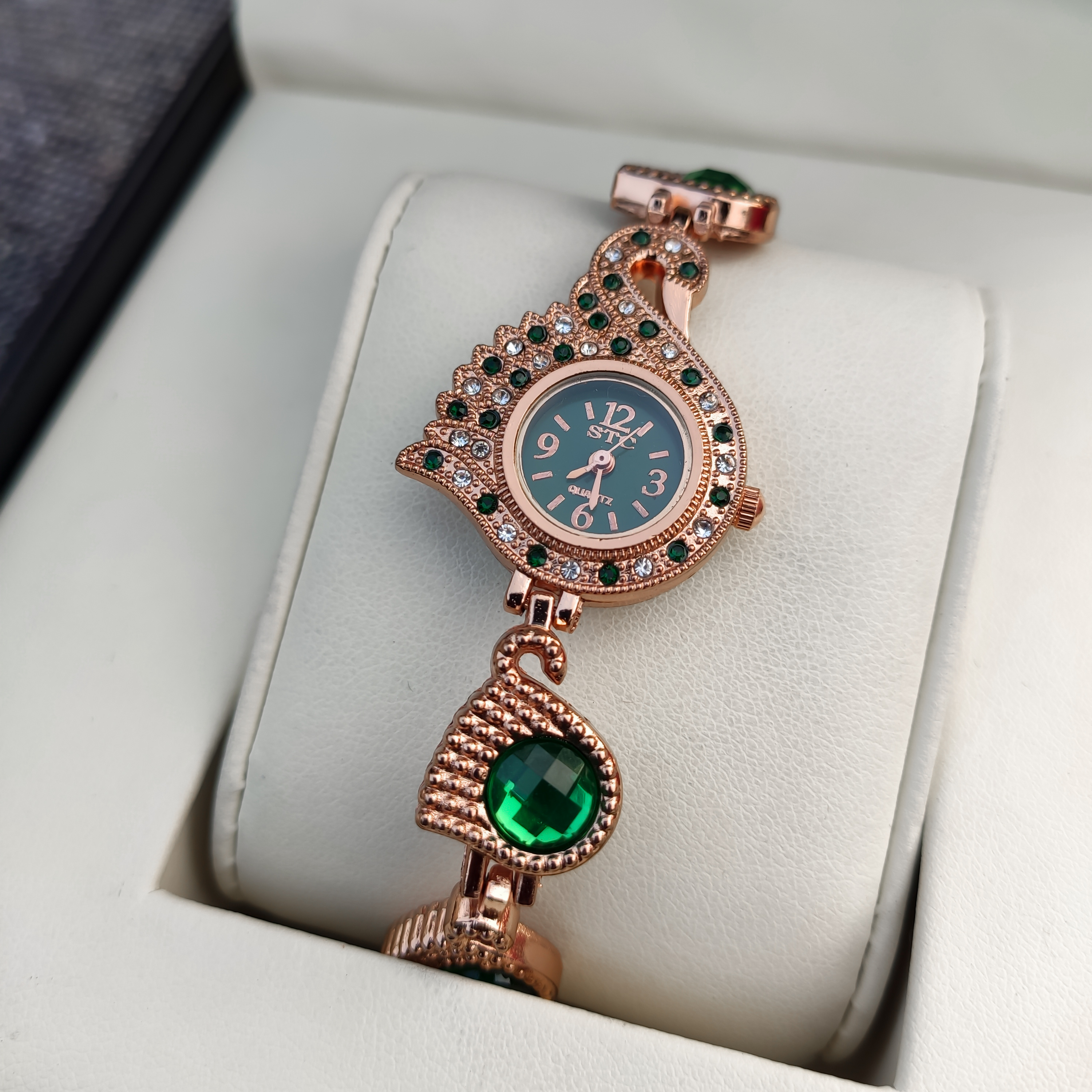 Mour Golden Feha Peacock Pride ladies watch